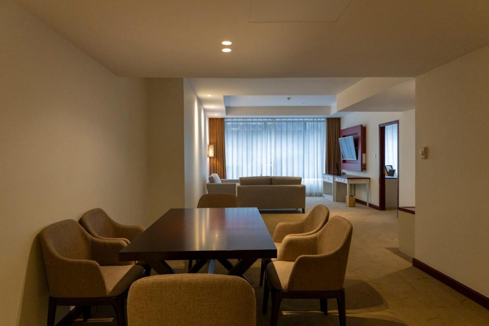 Yangon Thanlwin Hotel Kültér fotó
